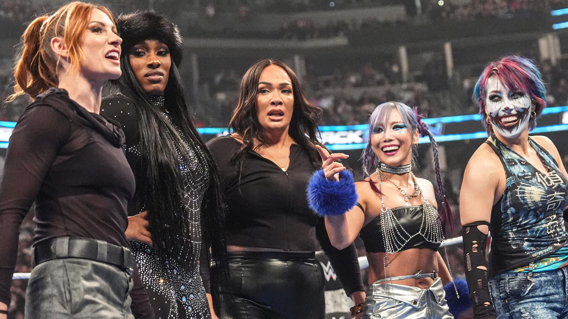 WWE SmackDown 11/21 Recap: AJ Lee & Becky Lynch Enter 'Survivor