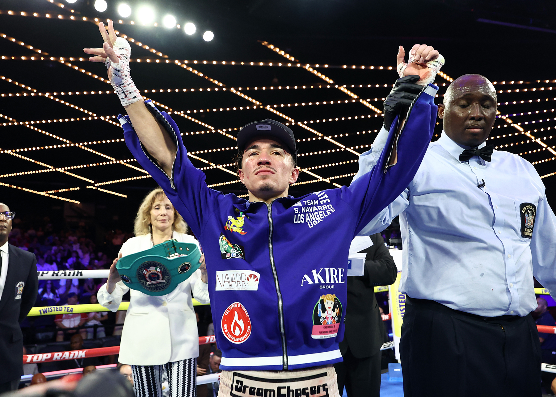 115 lb Prospect Steven Navarro Talks First Loss & Classic Cars Ahead of Valentine's Day Fight