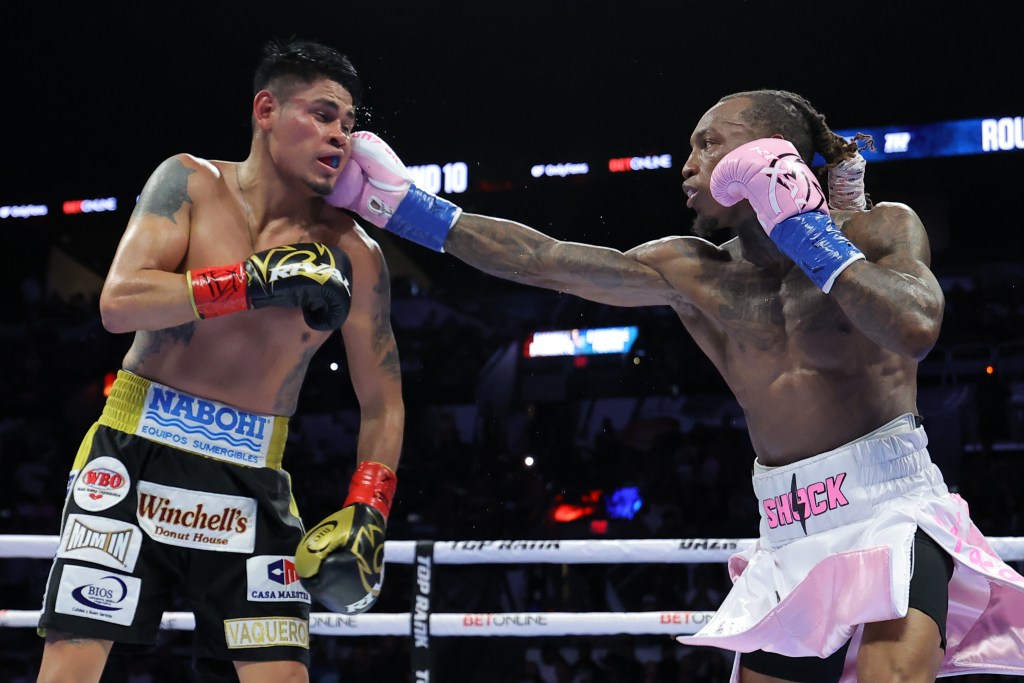 Emanuel Navarrete vs O'Shaquie Foster Fight Results: Foster Puts on Career Best Performance in UD Over Navarrete