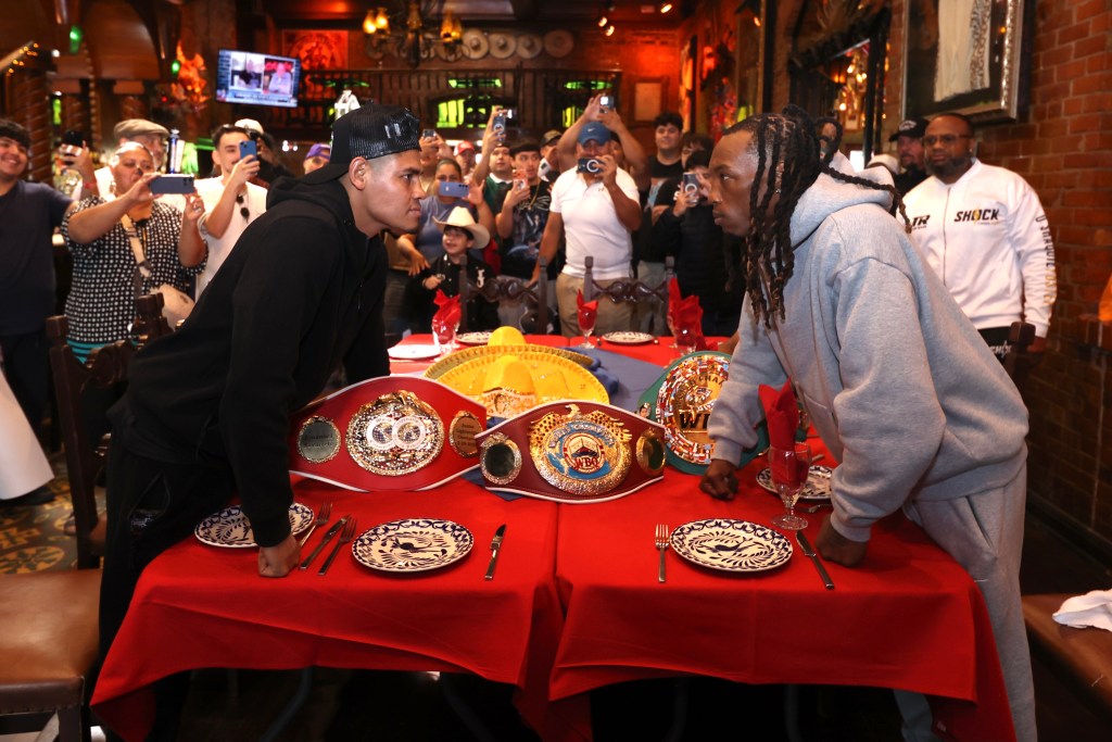 Emanuel Navarrete vs. O’Shaquie Foster: Live Stream, Betting Odds & Fight Card
